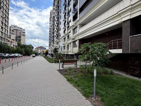 комерційна за адресою Золотоустівська вул., 37/39