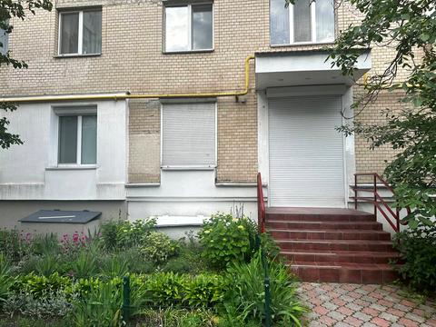 комерційна за адресою Анни Ахматової вул., 5