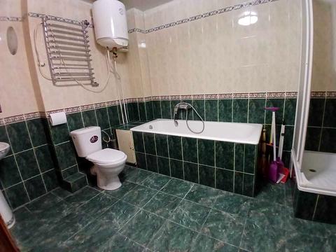 комерційна за адресою Анни Ахматової вул., 5