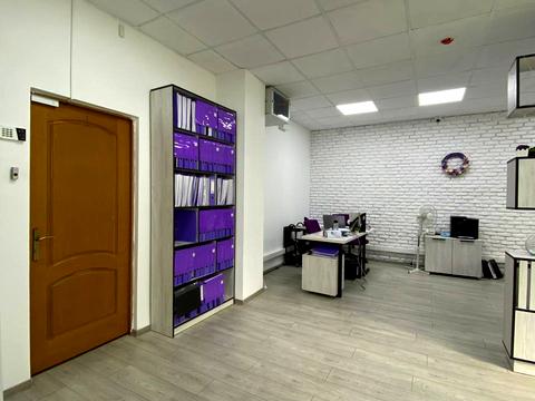 комерційна за адресою Академіка Андрія Сахарова вул., 42