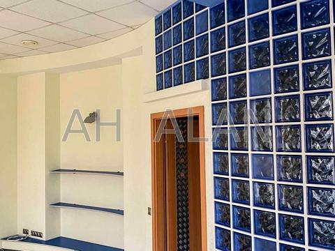 комерційна за адресою Саксаганського вул., 106