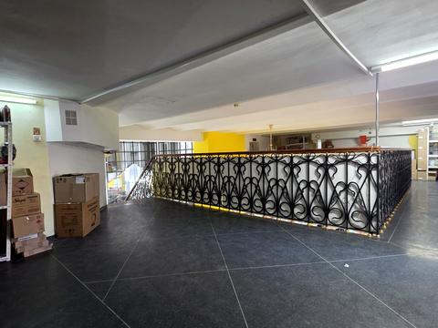 комерційна за адресою Лесі Українки вул., 32