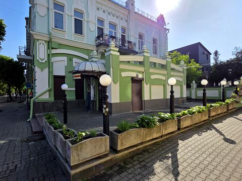 комерційна за адресою Лесі Українки вул., 32
