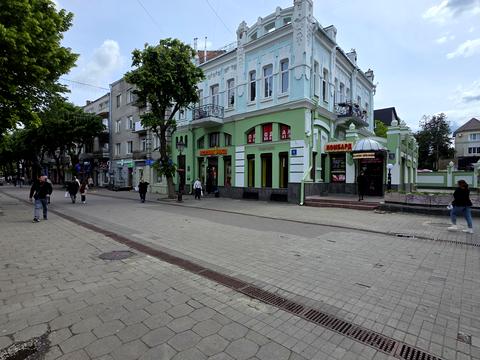комерційна за адресою Лесі Українки вул., 32