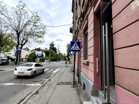 коммерческая по адресу Антоновича ул. (Сталинградской битвы), 83