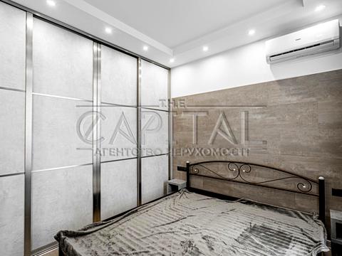 квартира за адресою Київ, Зарічна вул., 4к1