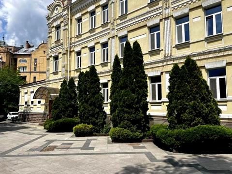 коммерческая по адресу Константиновская ул., 32б