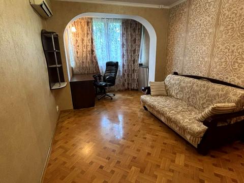 квартира за адресою Жоліо Кюрі вул., 64