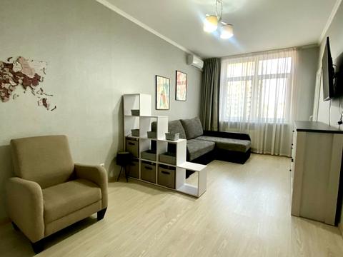 квартира за адресою Анни Ахматової вул., 22
