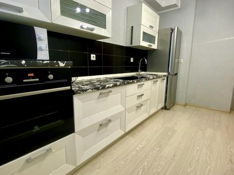 квартира за адресою Анни Ахматової вул., 22