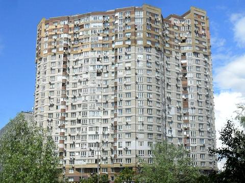 квартира за адресою Анни Ахматової вул., 22