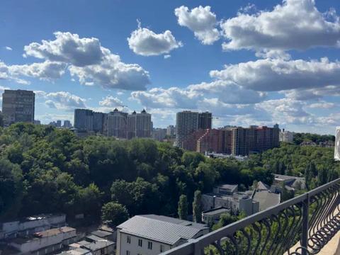 комерційна за адресою Вознесенський узвіз (Смирнова-Ласточкіна), 23а