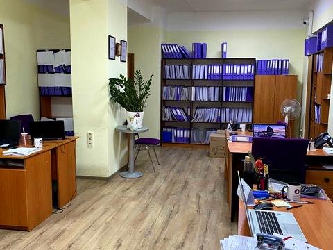 комерційна за адресою Академіка Андрія Сахарова вул., 42
