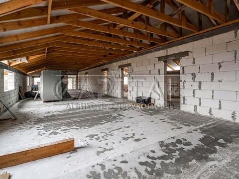 комерційна за адресою Центральна, 1
