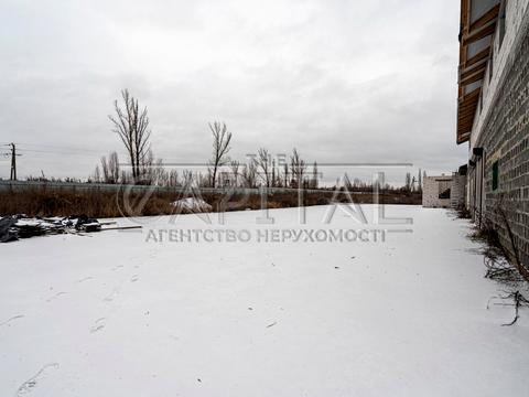 комерційна за адресою Центральна, 1