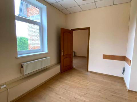 комерційна за адресою Академіка Андрія Сахарова вул., 42