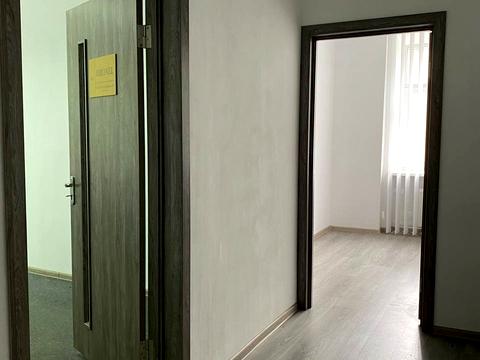 комерційна за адресою Академіка Андрія Сахарова вул., 42