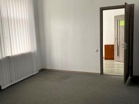 комерційна за адресою Академіка Андрія Сахарова вул., 42