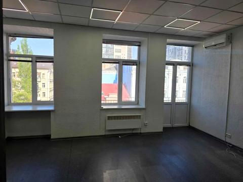 коммерческая по адресу Антоновича ул. (Горького), 48