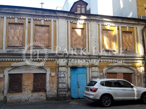 комерційна за адресою Лютеранська вул., 33б