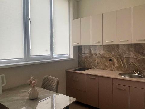 квартира по адресу Парижской Коммуны ул., 4