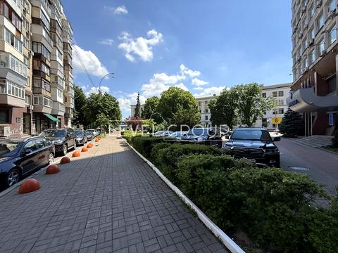 комерційна за адресою Михайла Омеляновича-Павленка вул. (Суворова), 4/6