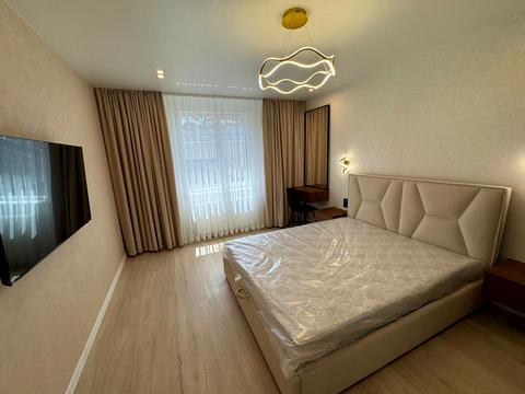 квартира за адресою Степана Бандери вул., 77-Б