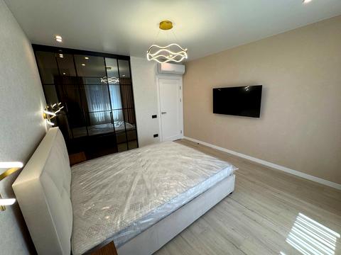 квартира за адресою Степана Бандери вул., 77-Б