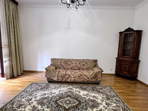 квартира за адресою Євгена Коновальця вул. (), 17