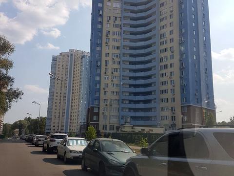 комерційна за адресою Академіка Глушкова просп., 9-В