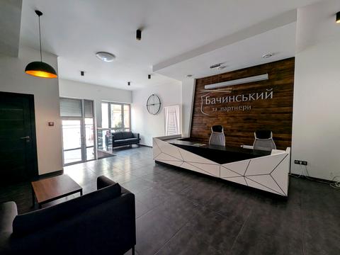 комерційна за адресою Здоров'я вул., 16