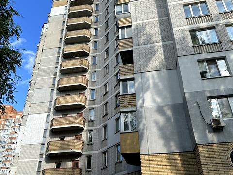 коммерческая по адресу Николая Амосова ул., 2