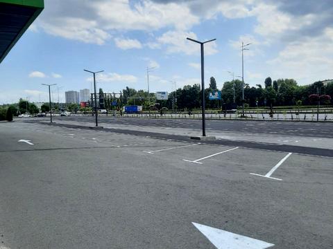 комерційна за адресою Миколи Бажана просп., 17