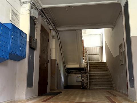 комерційна за адресою Леонтовича вул., 6-А