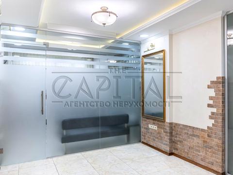 комерційна за адресою Воскресенська вул., 12-Г