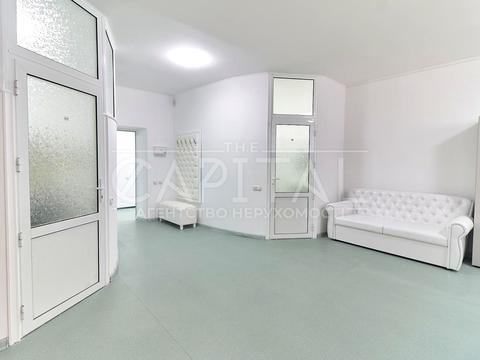 комерційна за адресою Столична вул., 27