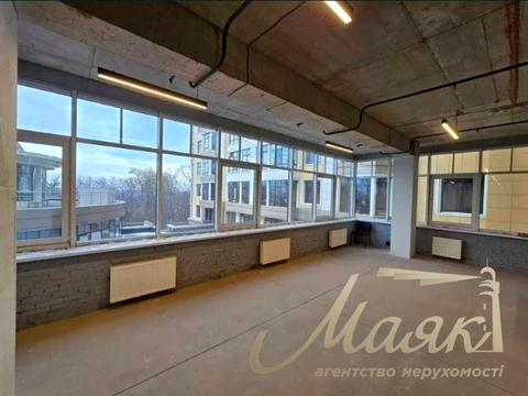 комерційна за адресою Михайла Грушевського вул., 9-Б