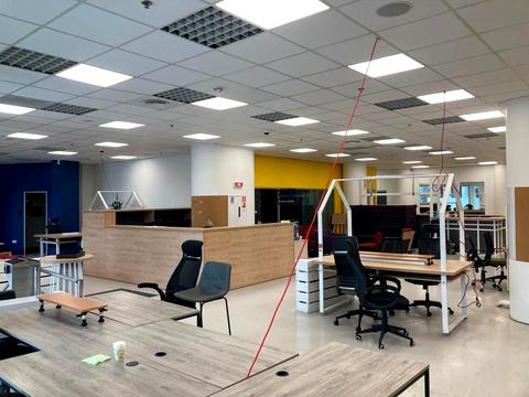 комерційна за адресою майдан Незалежності пл., 1