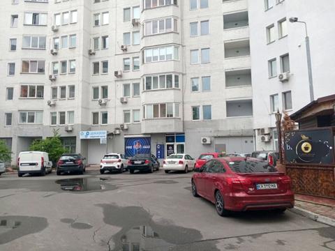 коммерческая по адресу Миколы Бажана просп., 14