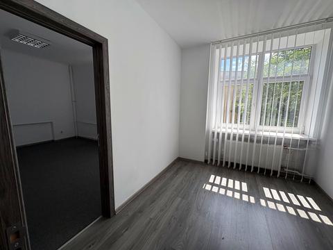 комерційна за адресою Академіка Андрія Сахарова вул., 42