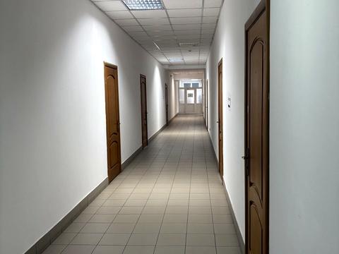 комерційна за адресою Академіка Андрія Сахарова вул., 42
