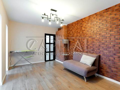 будинок за адресою Гідності вул. (Жертв Революції), 76А