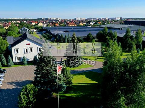 комерційна за адресою Садова вул., 49