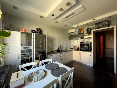 квартира за адресою Анни Ахматової вул., 37