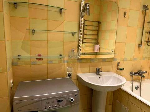 квартира по адресу Драгоманова ул., 1-Г
