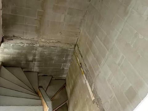 будинок за адресою Сергія Банаха вул.