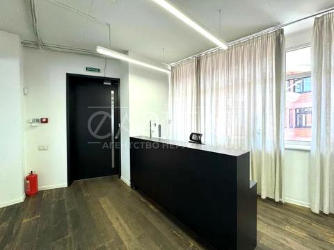 комерційна за адресою Лесі Українки бульв., 23Б