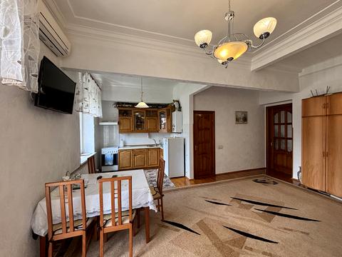 квартира за адресою Велика Васильківська вул. (Червоноармійська), 24