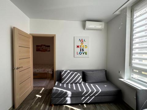 квартира за адресою Салютна вул., (Будинок 02301-02303)