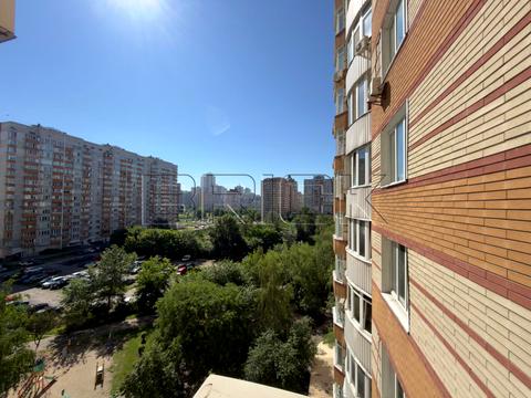 квартира за адресою Анни Ахматової вул., 37